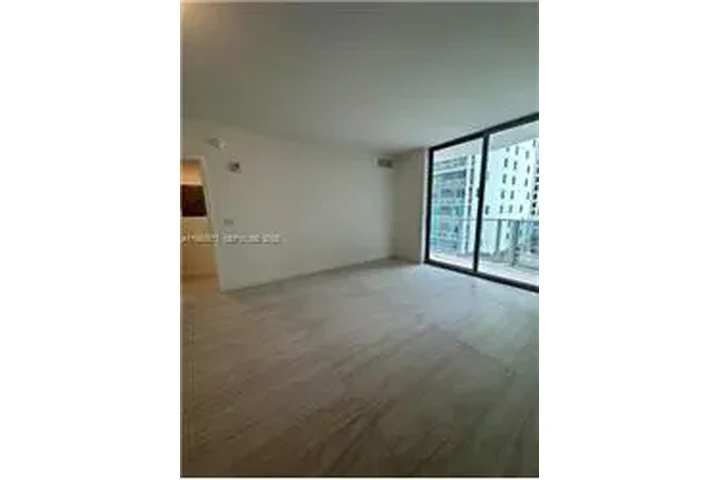 $6300 : Rental property with 1 bedro image 6