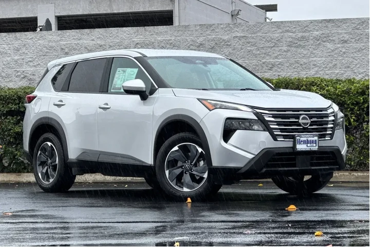 $23575 : Nissan Rogue 2024 SV 4dr Cro image 2