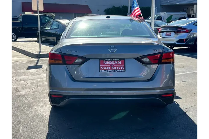 $18998 : Nissan Altima 2023 2.5 SV 4d image 4