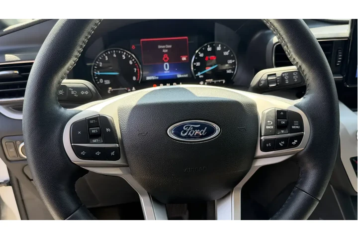 $32680 : Ford Explorer 2023 AWD XLT 4 image 9