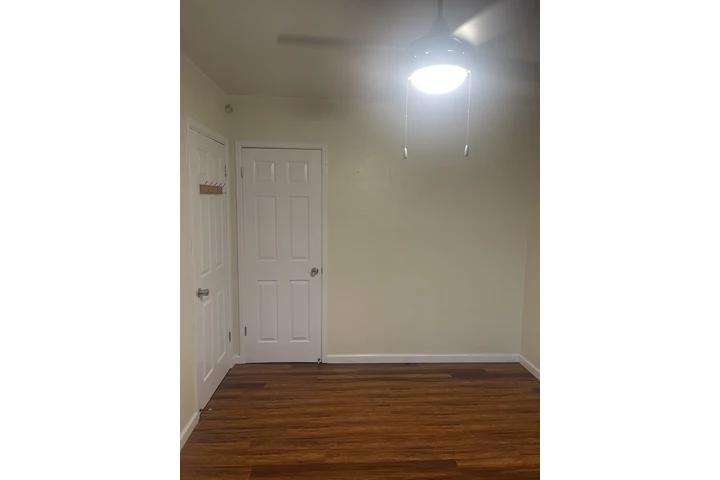 $900 : Se Renta Cuarto image 1