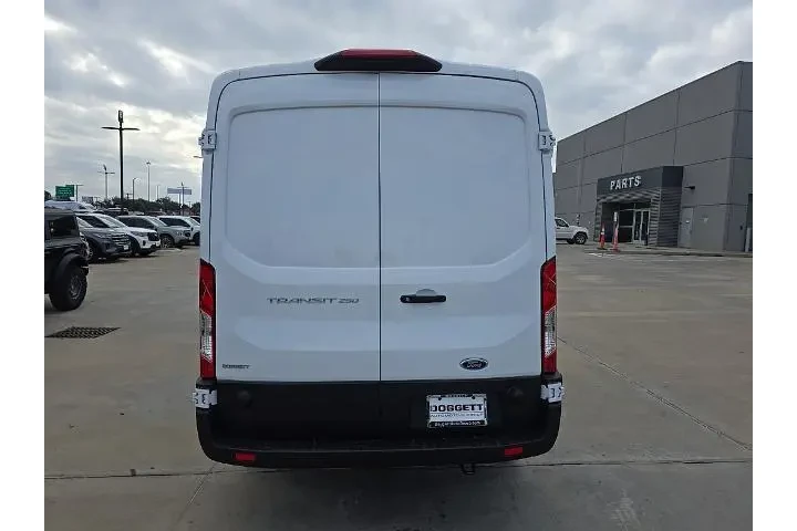 $32663 : Ford Transit 2024 250 3dr LW image 7