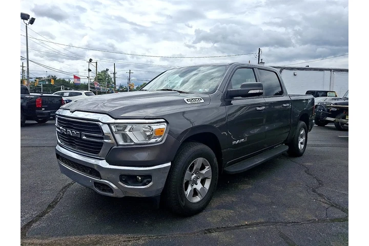 $28110 : 2019 RAM 1500 Big Horn Crew C image 3