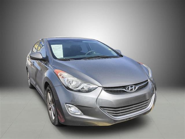 $9300 : Pre-Owned 2013 Hyundai Elantr image 1
