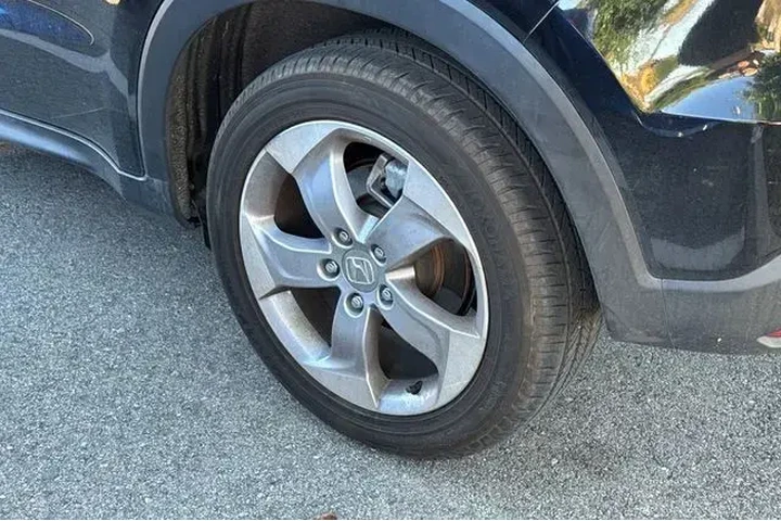 $17995 : Honda HR-V 2020 AWD LX 4dr C image 4