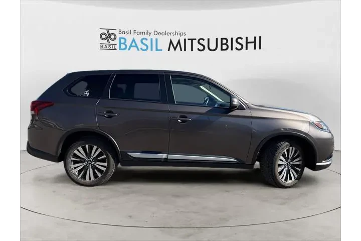 $17236 : Mitsubishi Outlander 2019 AW image 6