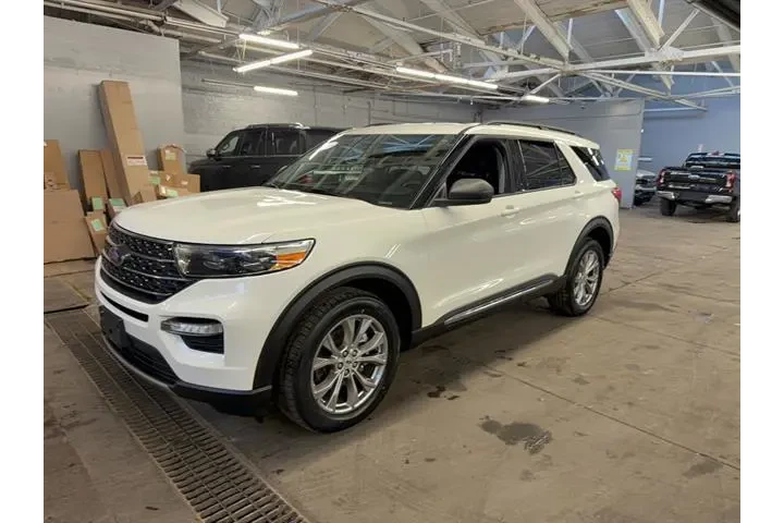 $34490 : Ford Explorer 2022 AWD XLT 4 image 3