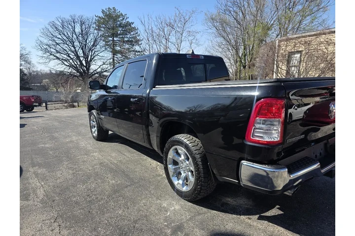 $15900 : 2019 RAM 1500 Big Horn Crew C image 7