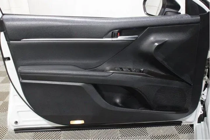 $26998 : Toyota Camry Hybrid 2022 XLE image 6