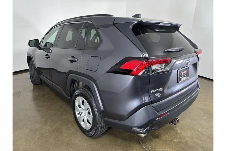 $17997 : 2019 RAV4 LE image 10