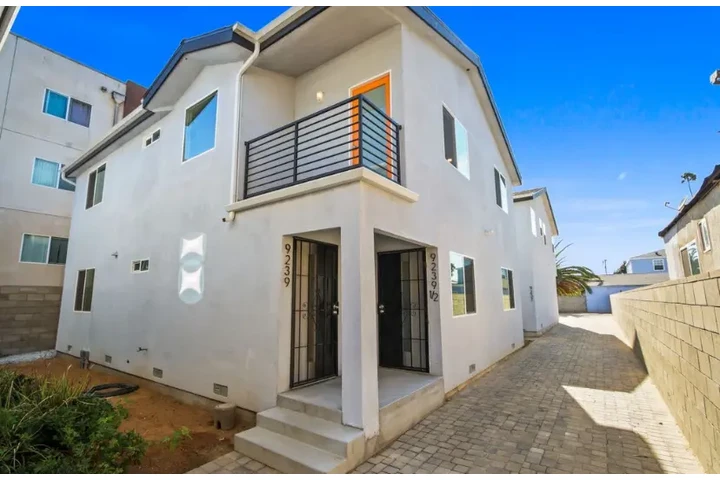 $2780 : 3bed and 2bath in Koreantown image 1