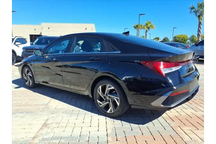 $24990 : Hyundai ELANTRA 2024 SEL 4dr image 3