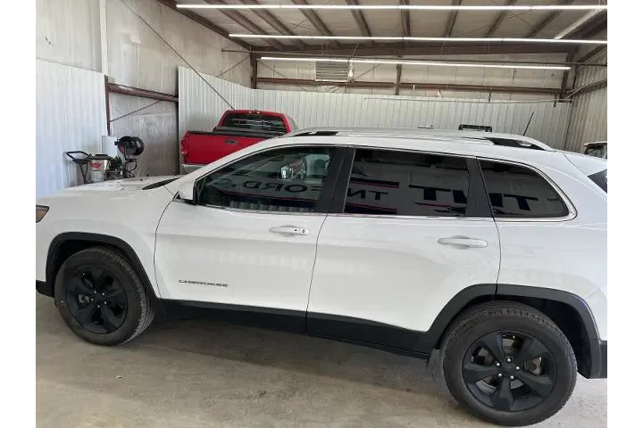 $20000 : Jeep Cherokee 2019 4x4 Limit image 8