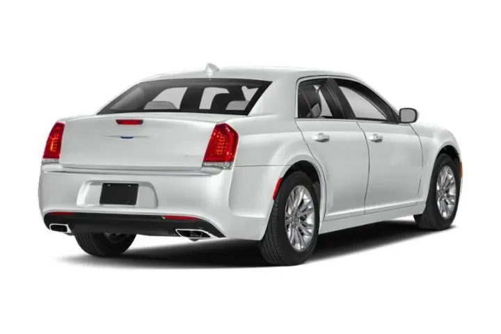 $24591 : Chrysler 300 2021 S V6 4dr S image 3