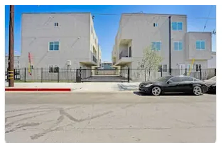 TOWNHOMES NUEVOS EN RENTA image 6