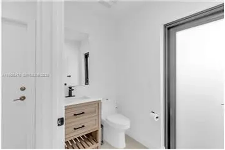 $10500 : Rental property with 4 bedro image 9