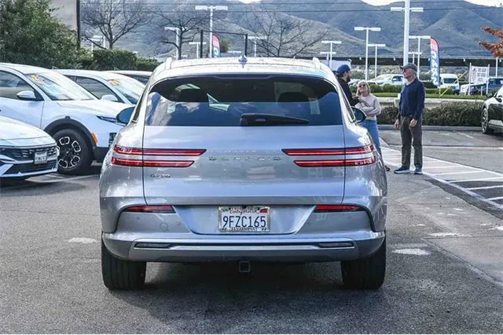 $34000 : Genesis Electrified GV70 202 image 6