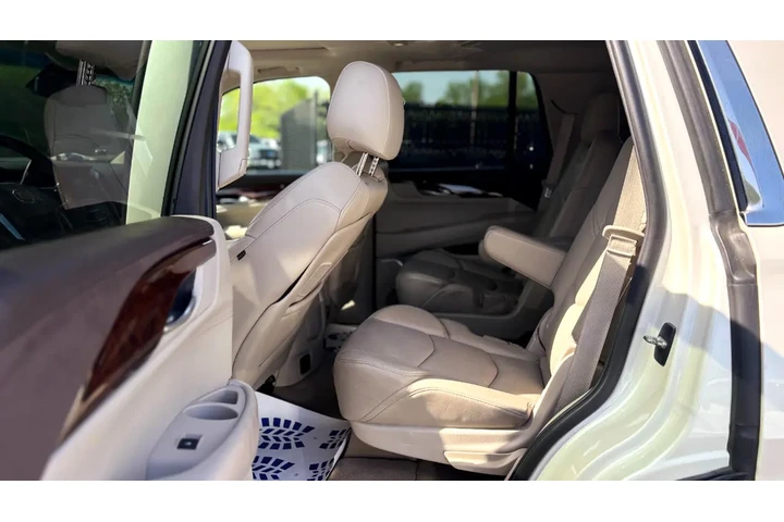 $23995 : 2015 Escalade image 9