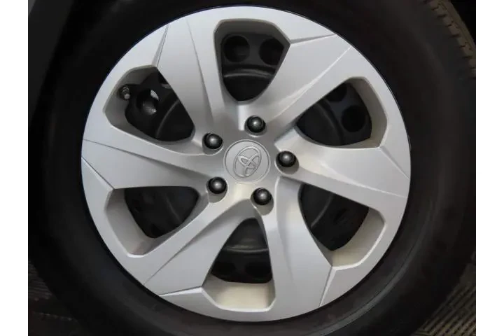 $26801 : Toyota RAV4 2024 AWD LE 4dr image 1