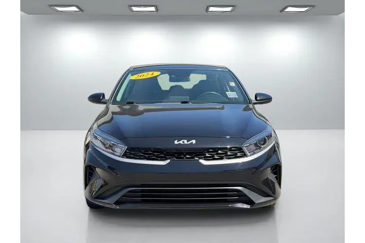 $18490 : Kia Forte 2024 LXS 4dr Sedan image 4