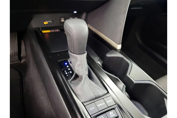 $25998 : Toyota Camry 2025 LE 4dr Sed image 10