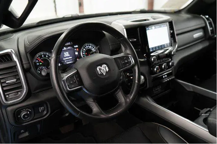 $39525 : Ram 1500 2024 4x4 Laramie 4d image 3