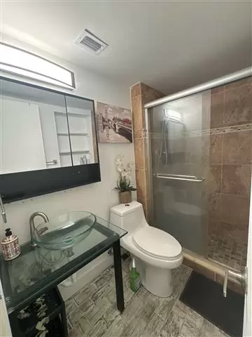 $750 : Cuarto con baño privado image 9