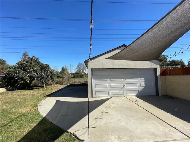 $900 : Beautiful Home...LAKEWOOD,CA image 7