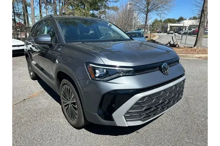 $23648 : Volkswagen Taos 2025 SE 4dr image 3