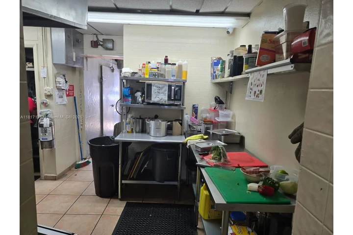 $300000 : Vendo Restaurant / Cafeteria image 3