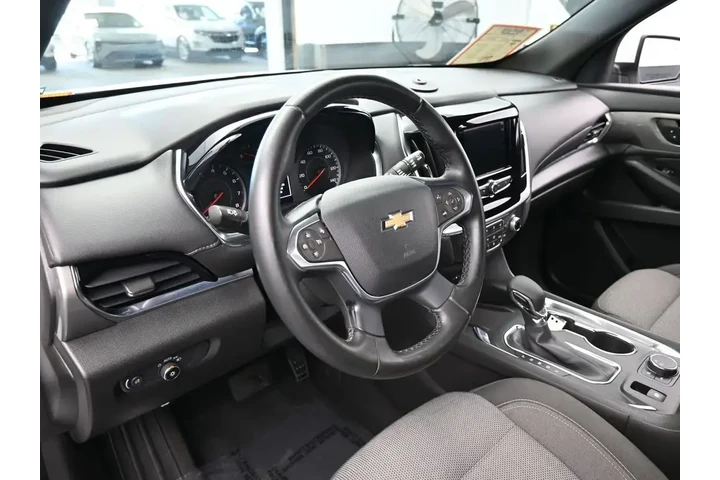 $22835 : Chevrolet Traverse 2023 LT C image 10