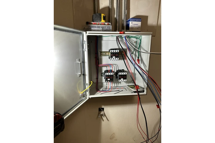 Looking for JOB image 1