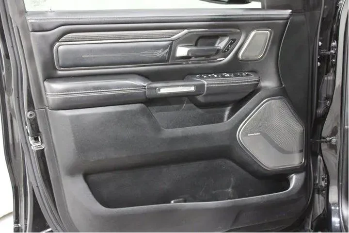 $39982 : Ram 1500 2020 4x4 Limited 4d image 6