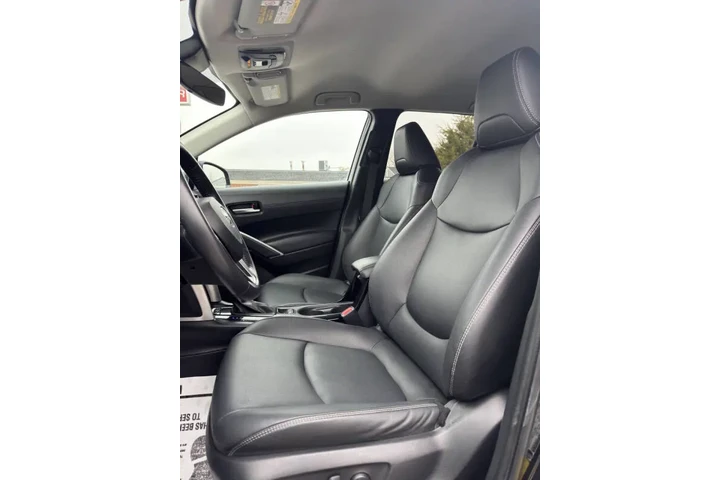 $19950 : 2022 Corolla Cross XLE image 9