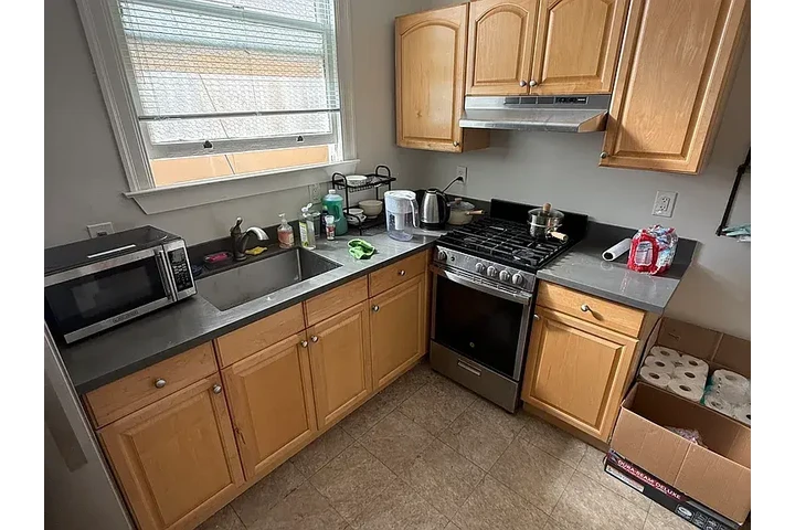 $1200 : Room for rent image 4