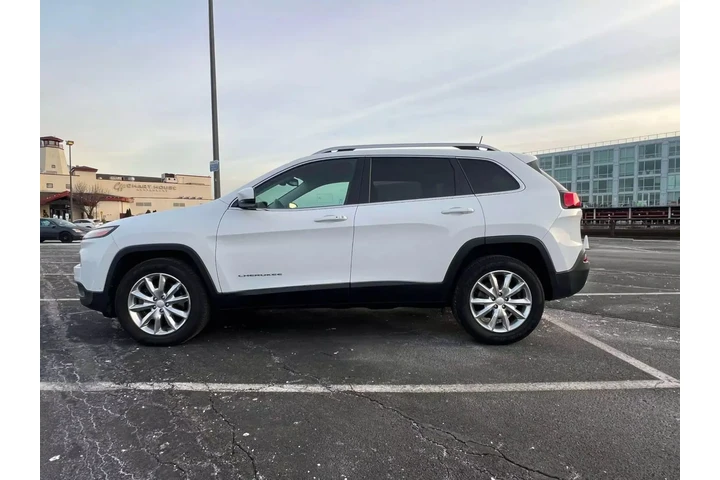 $11495 : 2017 JEEP CHEROKEE LIMITED SP image 10