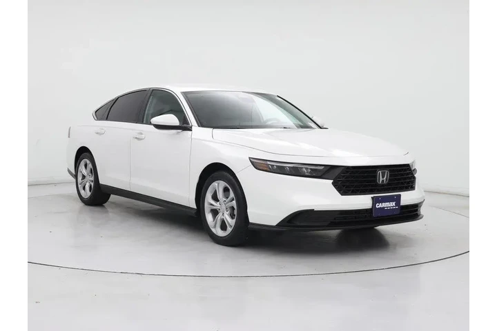 $25998 : Honda Accord 2024 LX 4dr Sed image 1
