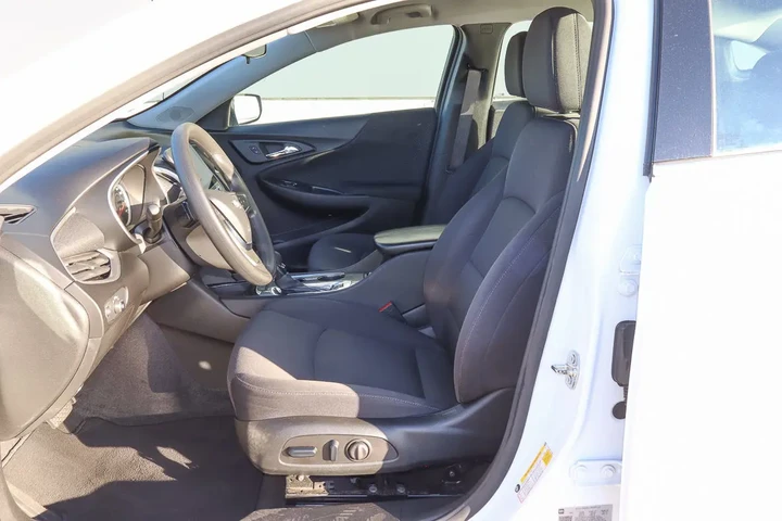 $16988 : 2024 Malibu LT image 7