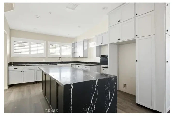 $900 : CUARTO EN CASA NUEVA image 3