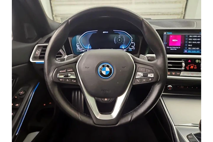 $27998 : BMW 3 Series 2022 330e 4dr S image 10