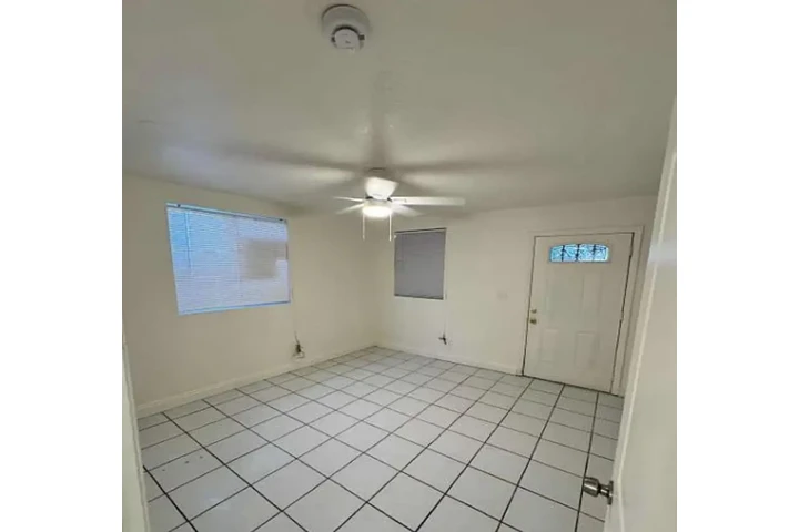 $950 : 3 Sur de Los Ángeles. Esta image 3