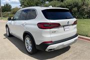 $28250 : 2019 BMW X52019 BMW X5 thumbnail