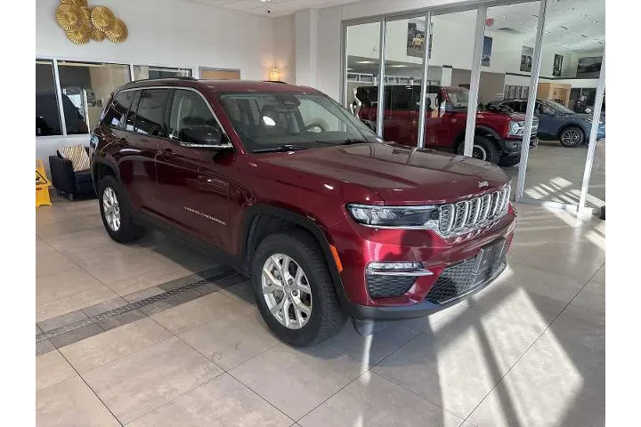 $29994 : Jeep Grand Cherokee 2023 4x4 image 1