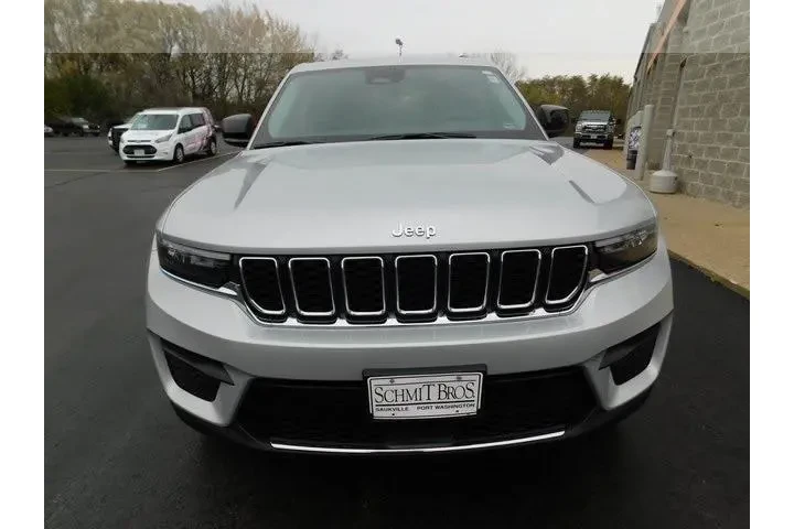 $24233 : Jeep Grand Cherokee 2022 4x4 image 2