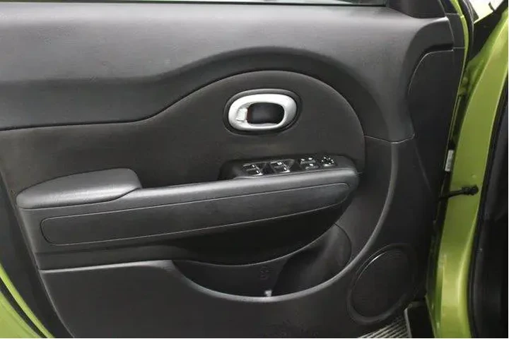 $11988 : Kia Soul 2017 4dr Crossover image 3