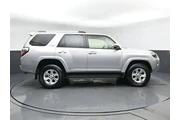 $36826 : Toyota 4Runner 2024 4x4 SR5 thumbnail