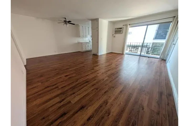 $1100 : Alquiler Apartamento LA image 3