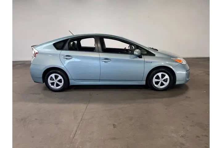 $15543 : Toyota Prius 2014 image 2