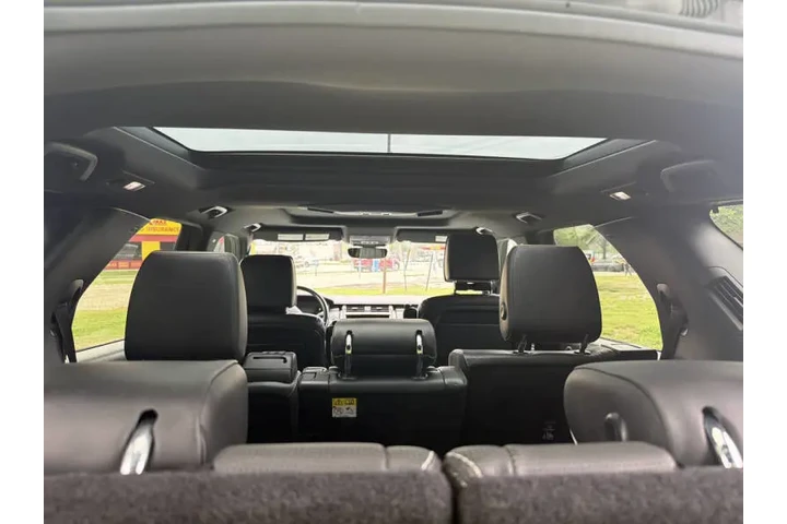 2018 Land Rover Discovery HSE image 8
