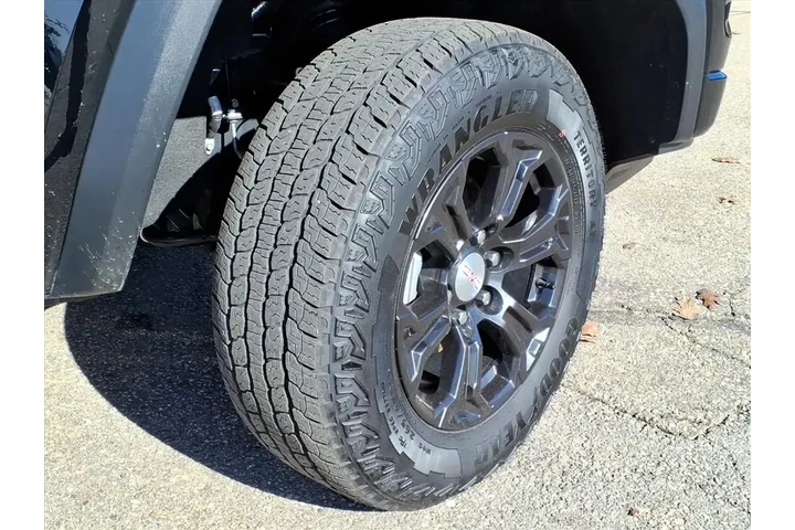 $33439 : GMC Canyon 2024 4x2 Elevatio image 8